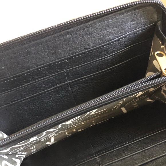 Plenty Leather Wallet - Picture 3 of 3